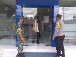 Ciptakan Kondusifitas Wilayah, Anggota Pos Selopuro Bersama Personel Polsek Gelar Patroli Gabungan