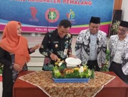 Persatuan Guru Republik lndonesia Pemalang menggelar Hari Ulang Tahun Ke, 77 Di Gedung PGRI Pemalang diHadiri Plt. Bupati