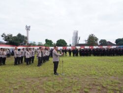 Polri Kerahkan Ribuan Personel Bersihkan Puing-puing Pasca Gempa Cianjur