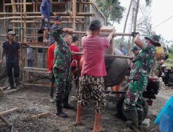 Wujud Kekompakan Dan Kebersamaan Di Wilayah Binaan, Anggota Koramil Gandusari Gelar Kerja Bakti Bersama