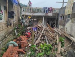 Prajurit Kodim 0621/Kab Bogor Masih Di Lokasi Cianjur Dalam Rangka Membantu Masyarakat Pasca Bencana Gempa