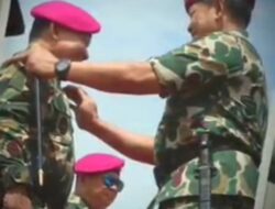 Jadi Warga Kehormatan Korps Marinir TNI AL, Kasad Terima Brevet Taifib dan Anti Teror Aspek Laut