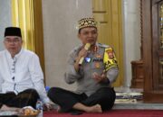 Duduk Bersama Jemaah Masjid Jami Baiturahman, Kapolresta Bandar Lampung Ajak Warga Jaga Kerukunan dan Persatuan