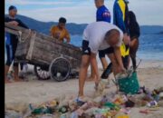 Ditlantas Polda Lampung Kumpulkan Sampah Pelastik Dari Pantai